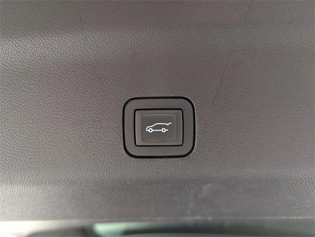 2023 GMC Yukon XL Vehicle Photo in ENGLEWOOD, CO 80113-6708