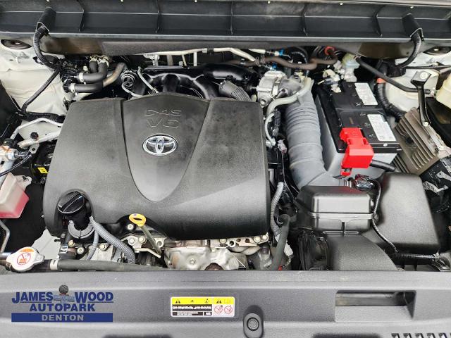 2021 Toyota Highlander Vehicle Photo in DENTON, TX 76210-9321