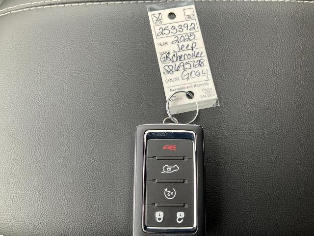 2025 Jeep Grand Cherokee L Vehicle Photo in Oshkosh, WI 54901