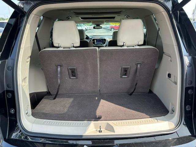 2017 GMC Acadia Vehicle Photo in COLUMBIA, MO 65203-3903