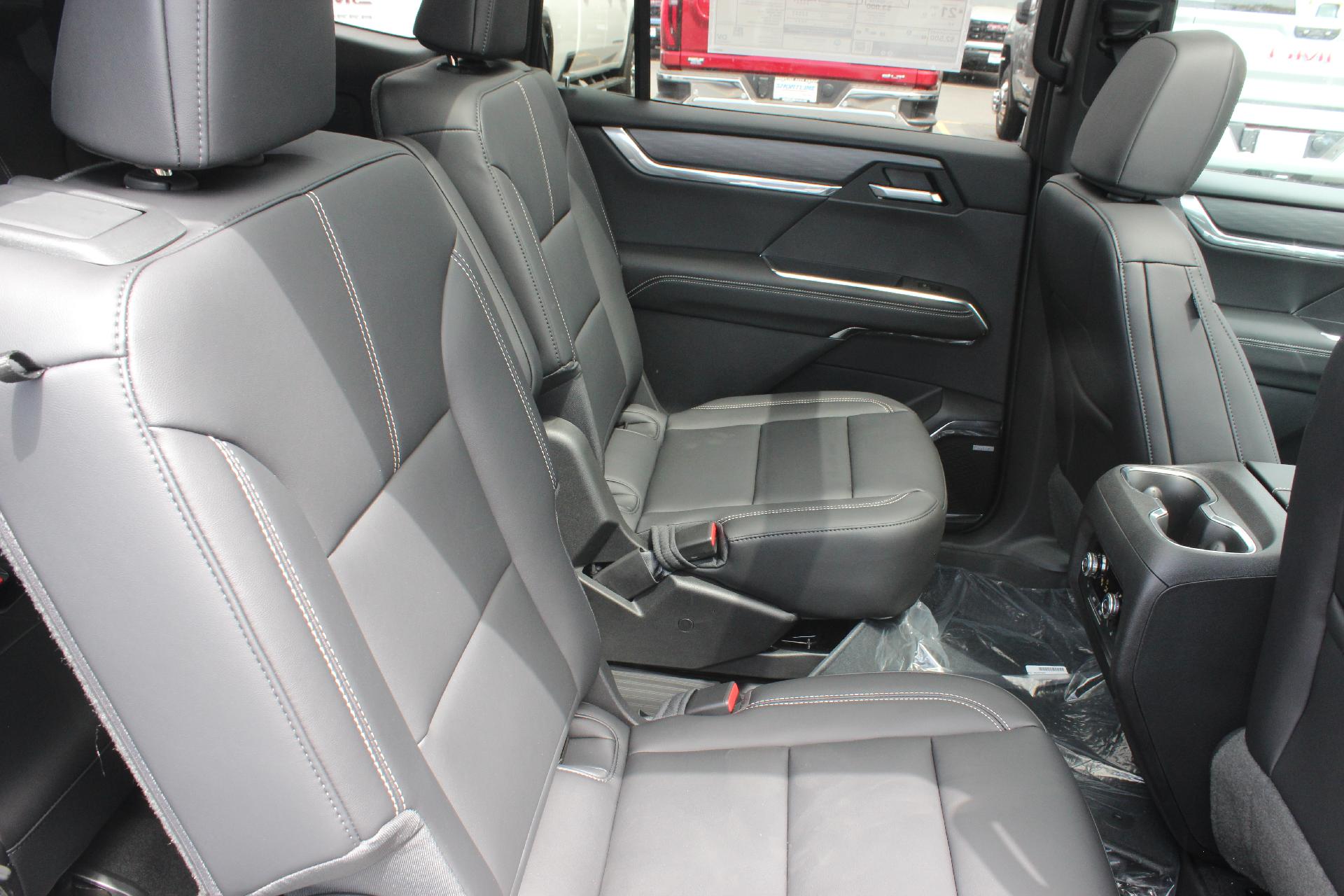 2025 GMC Acadia Vehicle Photo in AURORA, CO 80012-4011