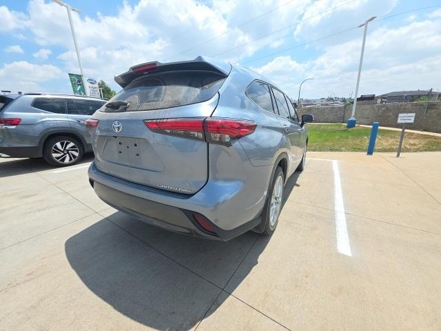 2022 Toyota Highlander Vehicle Photo in ENGLEWOOD, CO 80113-6708
