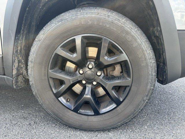 2015 Jeep Cherokee Vehicle Photo in Mechanicsburg, PA 17050-1707