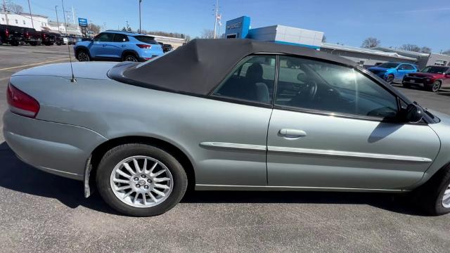 2004 Chrysler Sebring Vehicle Photo in MASSENA, NY 13662-2255