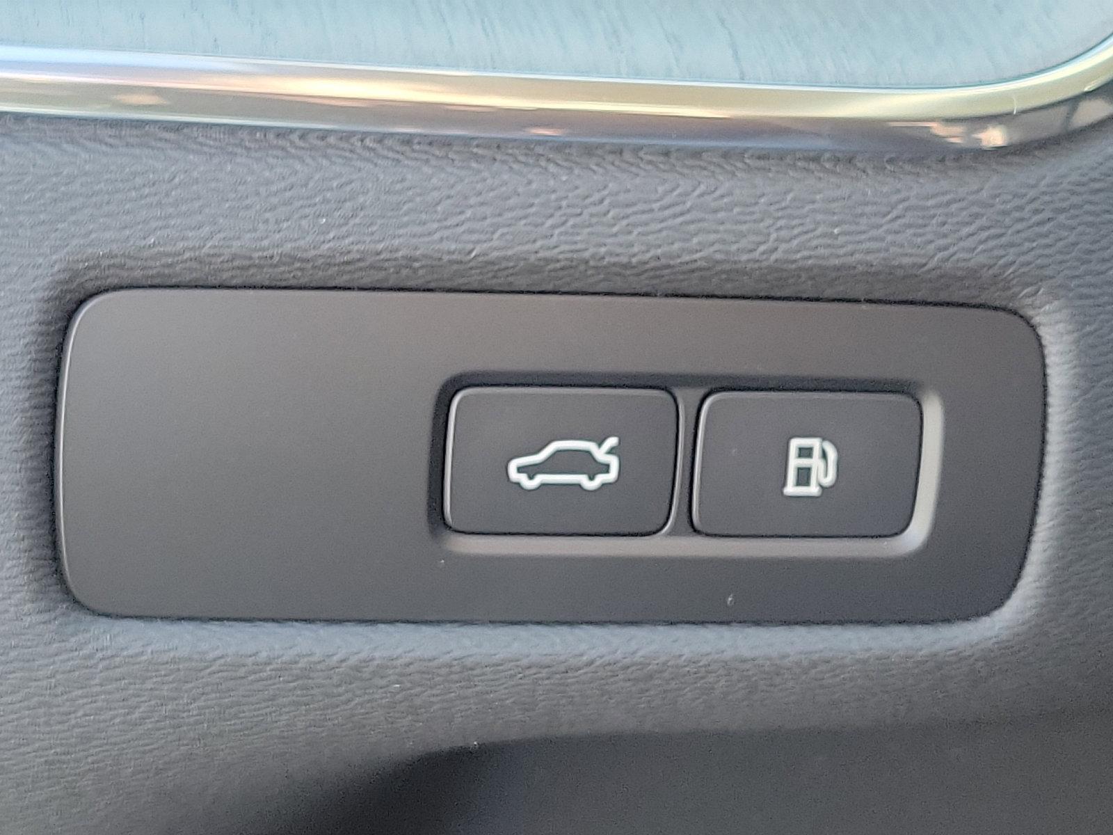 2025 Volvo XC60 Plug-In Hybrid Vehicle Photo in Trevose, PA 19053