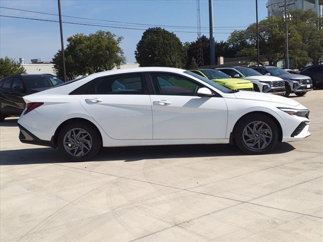 2024 Hyundai ELANTRA Vehicle Photo in Peoria, IL 61615