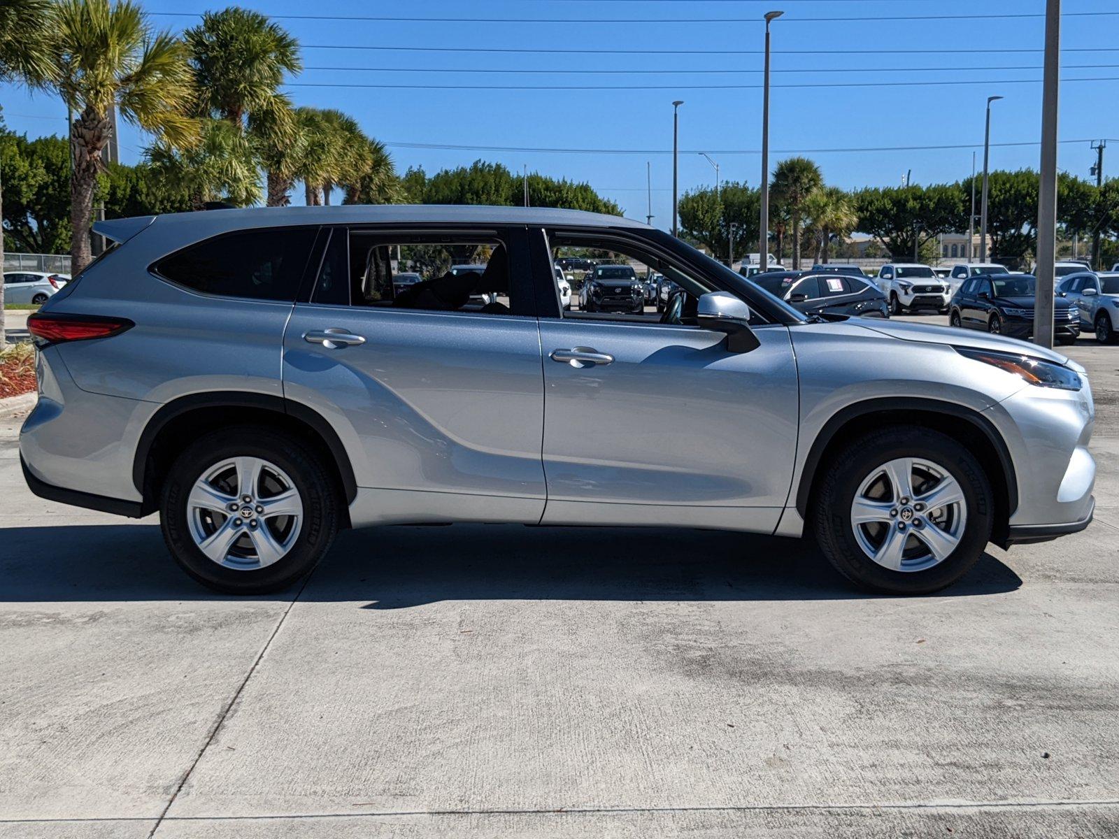 2022 Toyota Highlander Vehicle Photo in Davie, FL 33331