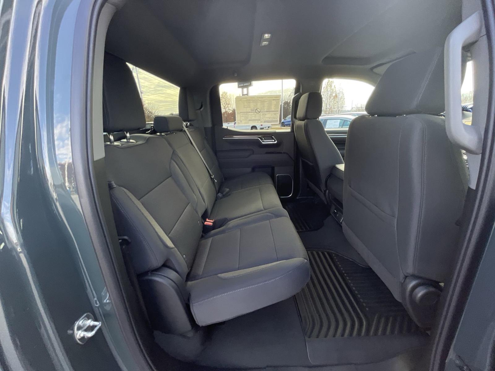 2025 Chevrolet Silverado 1500 Vehicle Photo in BENTONVILLE, AR 72712-4322