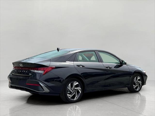 2025 Hyundai ELANTRA Hybrid Vehicle Photo in Green Bay, WI 54304