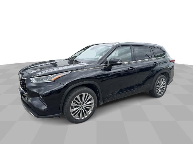 Select 2021 Toyota Highlander