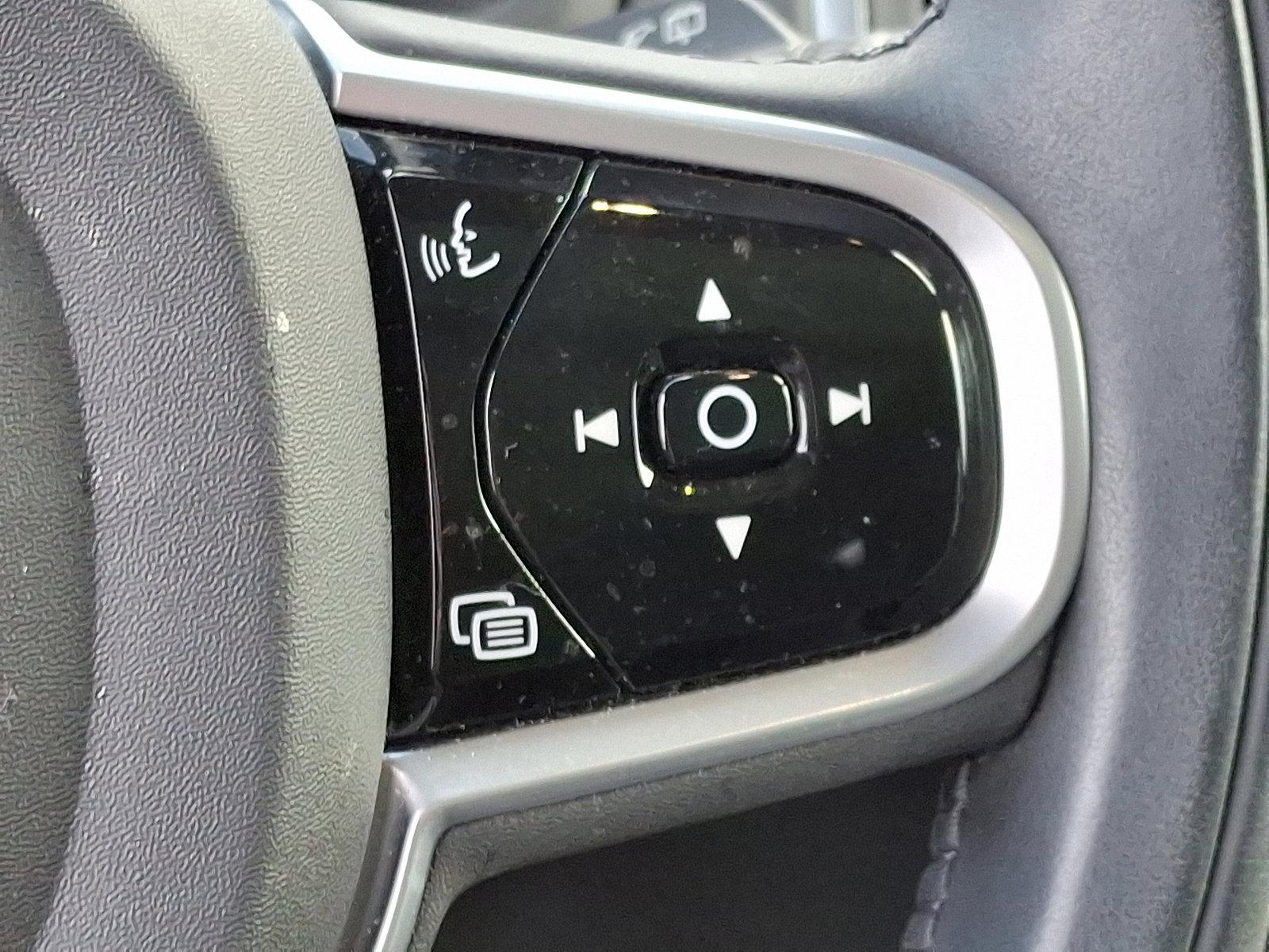 2022 Volvo XC90 Vehicle Photo in Trevose, PA 19053