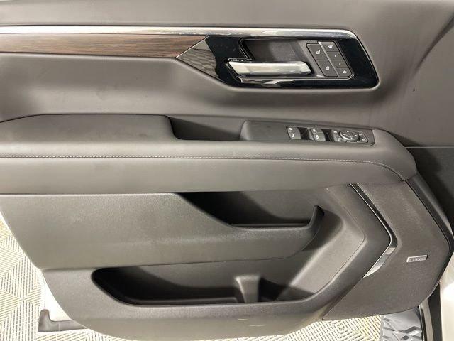 2025 Chevrolet Tahoe Vehicle Photo in PHOENIX, AZ 85014-3381