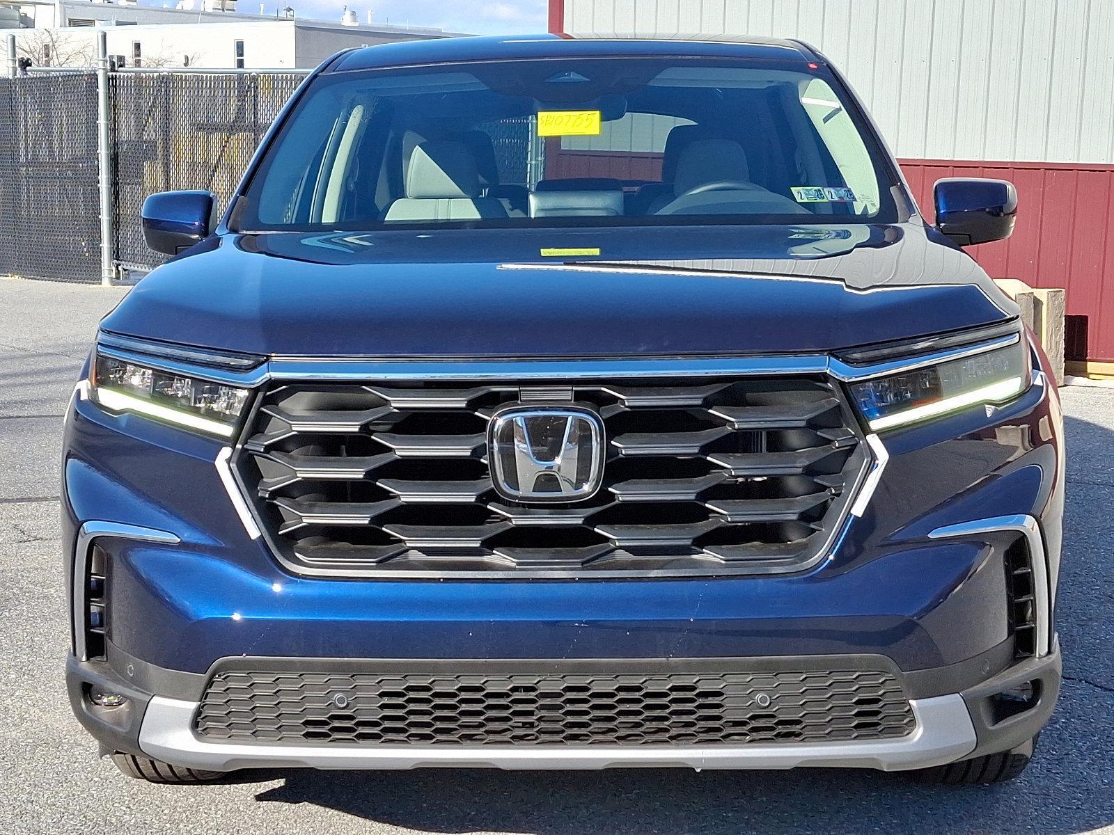 2025 Honda Pilot Vehicle Photo in Harrisburg, PA 17111