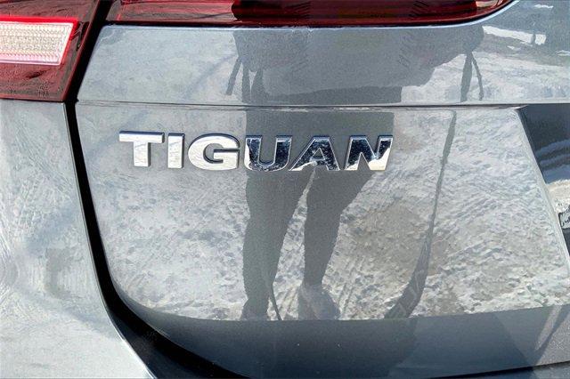 2020 Volkswagen Tiguan Vehicle Photo in KANSAS CITY, MO 64114-4545