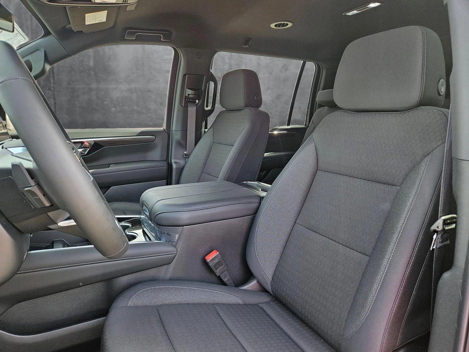 2025 Chevrolet Suburban Vehicle Photo in AUSTIN, TX 78759-4154