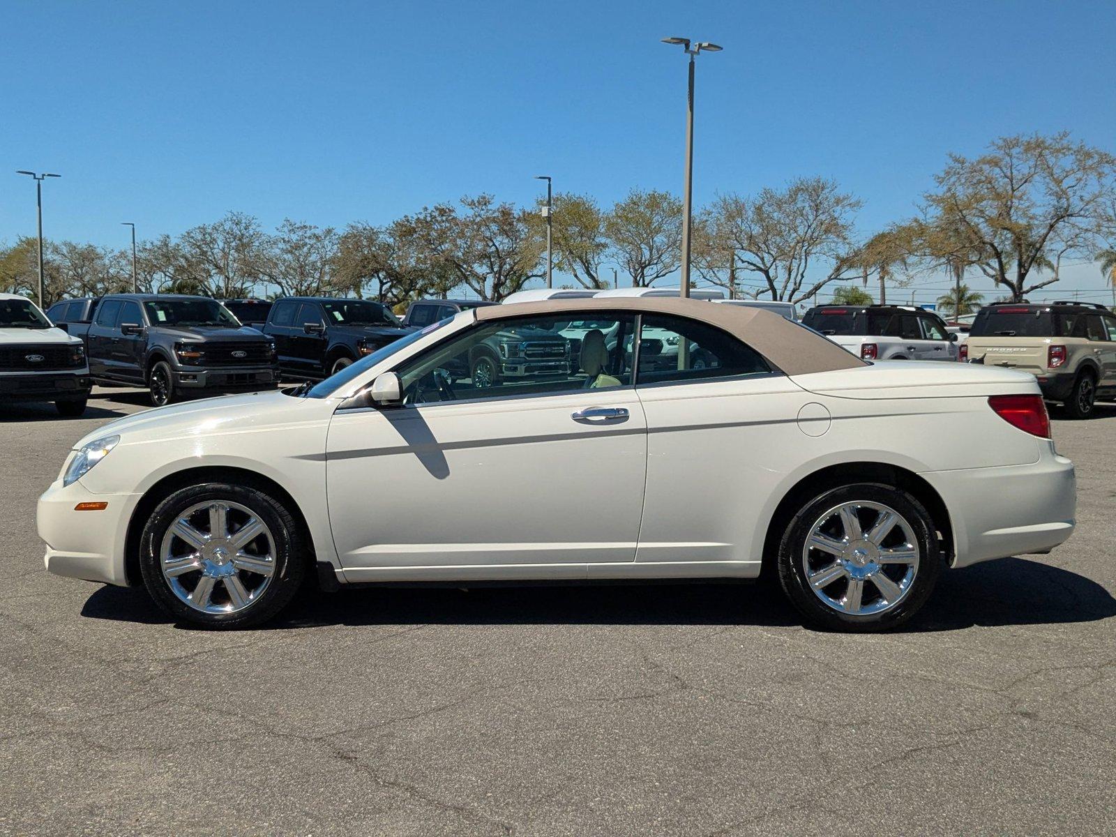 2010 Chrysler Sebring Vehicle Photo in St. Petersburg, FL 33713