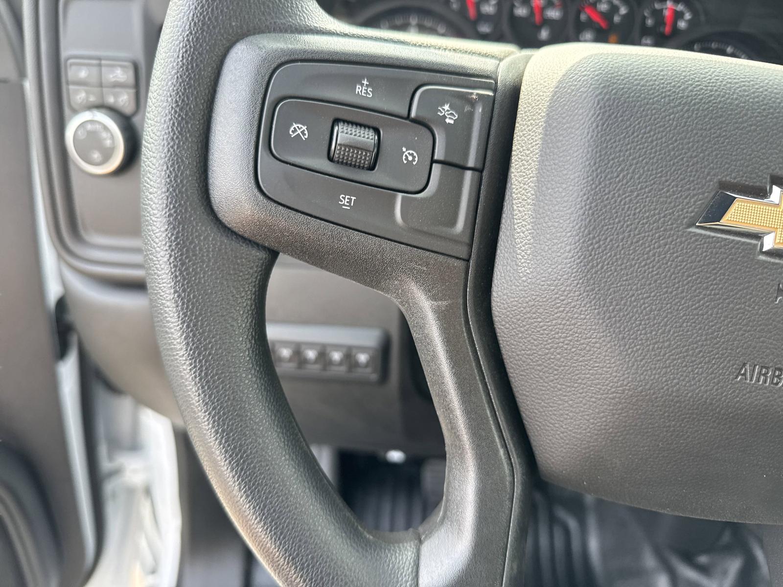 2025 Chevrolet Silverado 3500 HD Chassis Cab Vehicle Photo in GEORGETOWN, TX 78626-7508