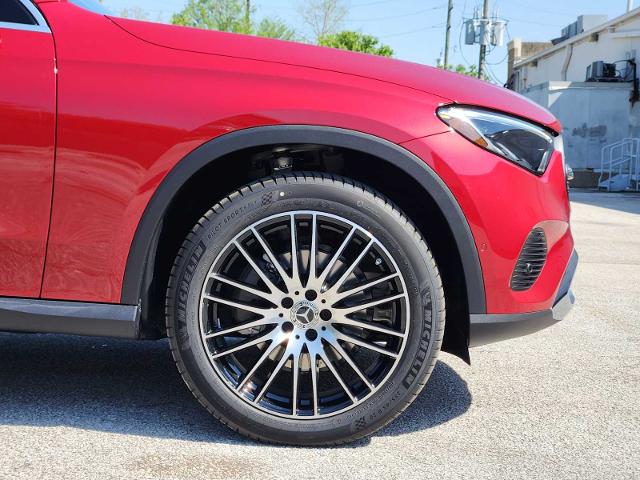 2025 Mercedes-Benz GLC Vehicle Photo in HOUSTON, TX 77079