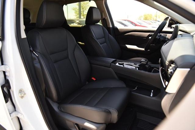 2025 Nissan Rogue Vehicle Photo in Ballwin, MO 63011