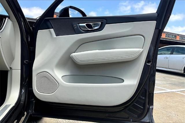 2025 Volvo XC60 Vehicle Photo in Houston, TX 77007