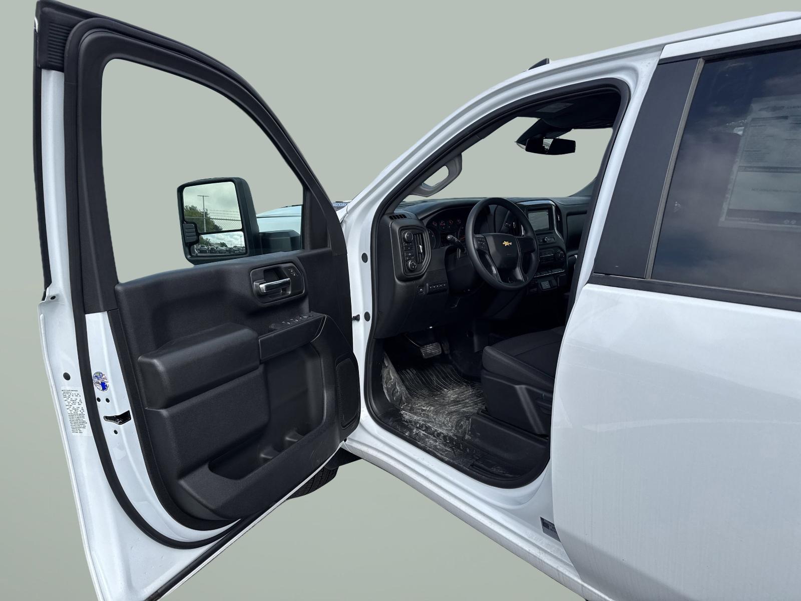 2025 Chevrolet Silverado 3500 HD Chassis Cab Vehicle Photo in GEORGETOWN, TX 78626-7508