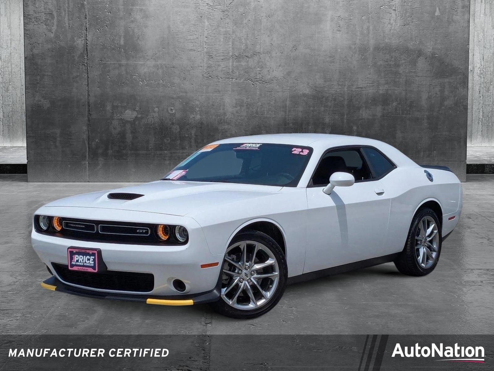 2023 Dodge Challenger Vehicle Photo in Valencia, CA 91355