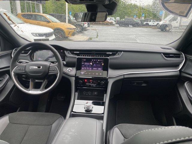 2025 Jeep Grand Cherokee Vehicle Photo in Doylsetown, PA 18901