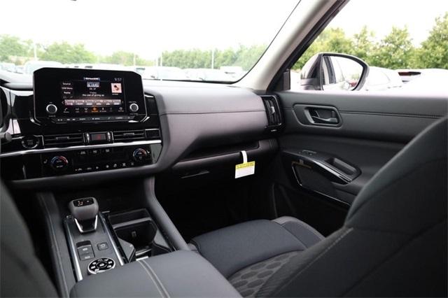 2025 Nissan Pathfinder Vehicle Photo in Hazelwood, MO 63042