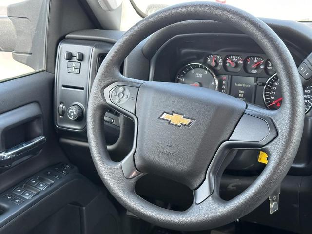 2023 Chevrolet Silverado 5500 HD Vehicle Photo in COLUMBIA, MO 65203-3903