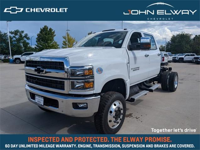 2024 Chevrolet Silverado Chassis Cab Vehicle Photo in ENGLEWOOD, CO 80113-6708