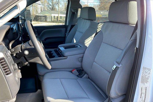 2024 Chevrolet Silverado 5500 HD Vehicle Photo in INDEPENDENCE, MO 64055-1314