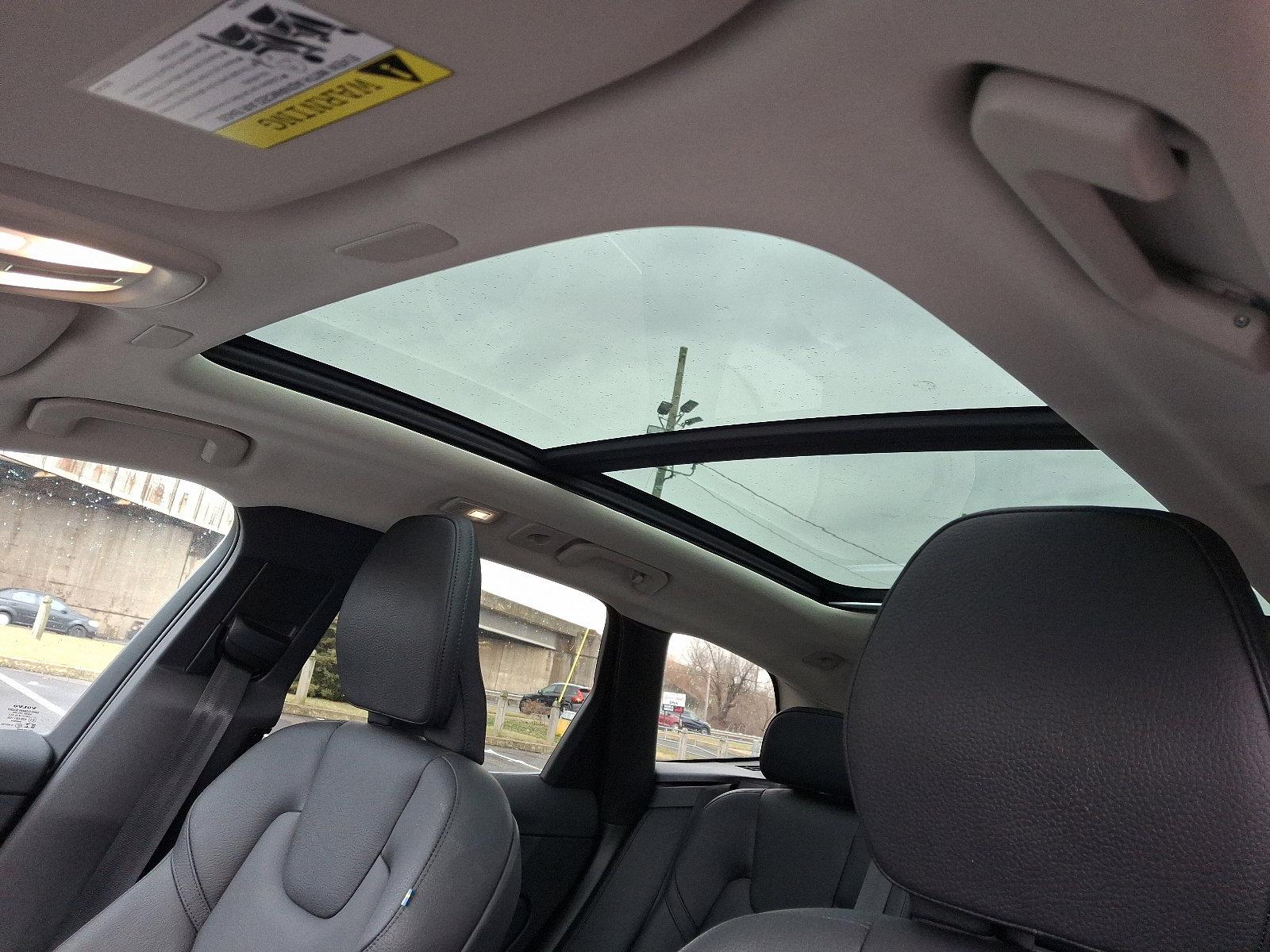 2022 Volvo XC60 Vehicle Photo in Trevose, PA 19053