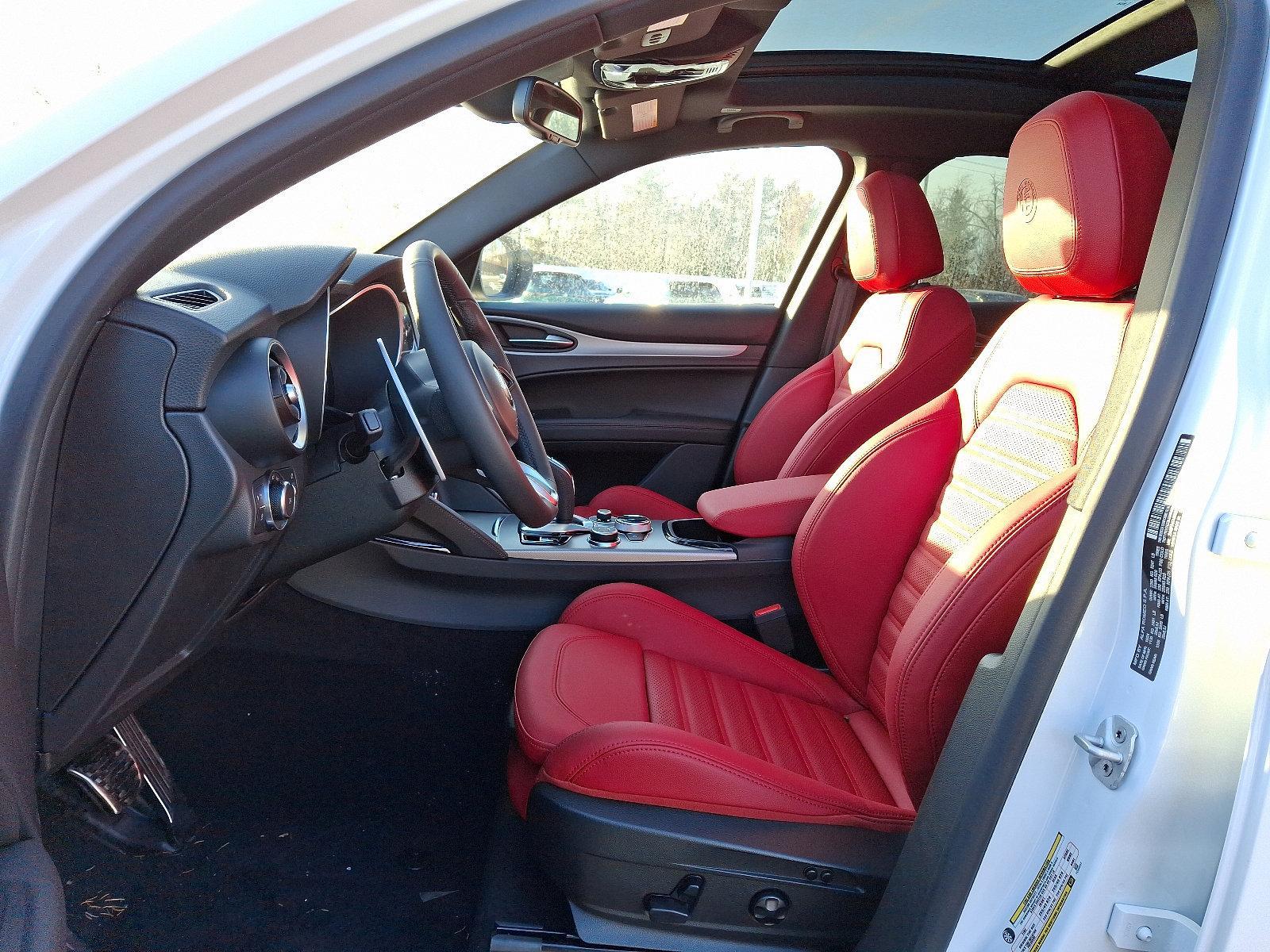 2025 Alfa Romeo Stelvio Vehicle Photo in Willow Grove, PA 19090