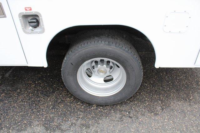 2024 Chevrolet Express Cutaway 3500 Vehicle Photo in SAINT CLAIRSVILLE, OH 43950-8512