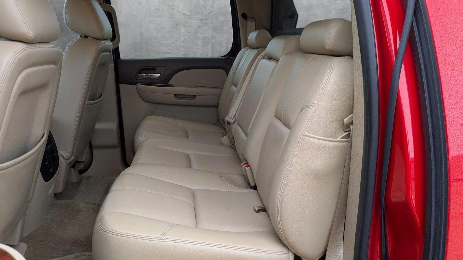 2011 Chevrolet Avalanche Vehicle Photo in WACO, TX 76710-2592