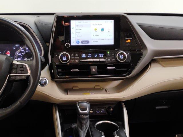 2023 Toyota Highlander Vehicle Photo in PINEVILLE, NC 28134-8495