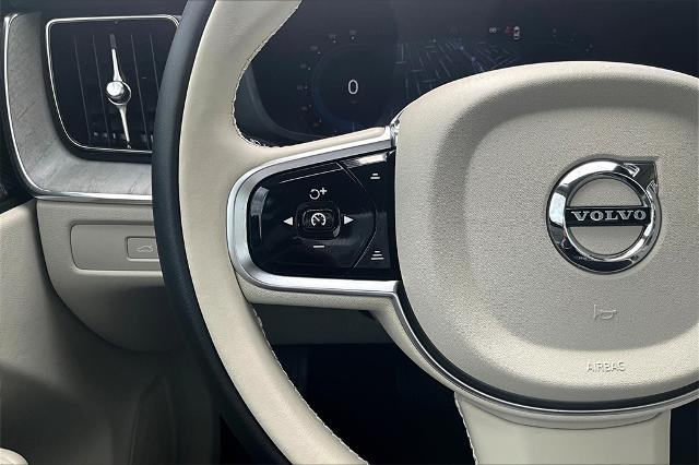 2025 Volvo XC60 Vehicle Photo in Houston, TX 77007