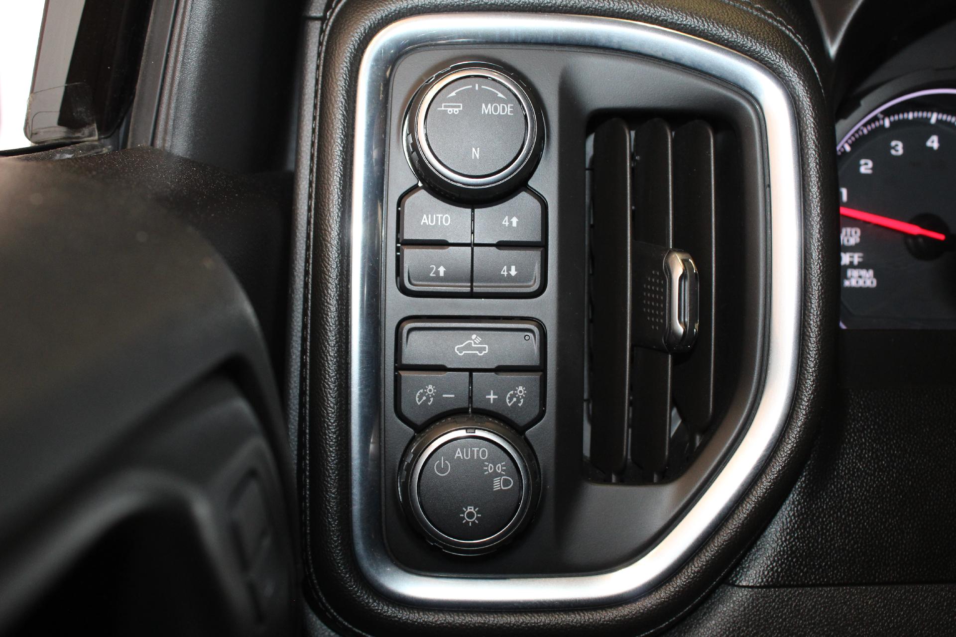 2020 Chevrolet Silverado 1500 Vehicle Photo in NORTHAMPTON, MA 01060-1120