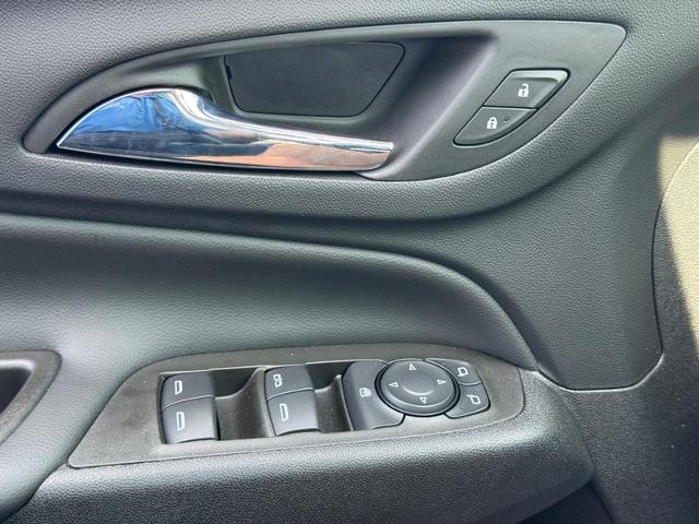 2023 Chevrolet Equinox Vehicle Photo in COLUMBIA, MO 65203-3903