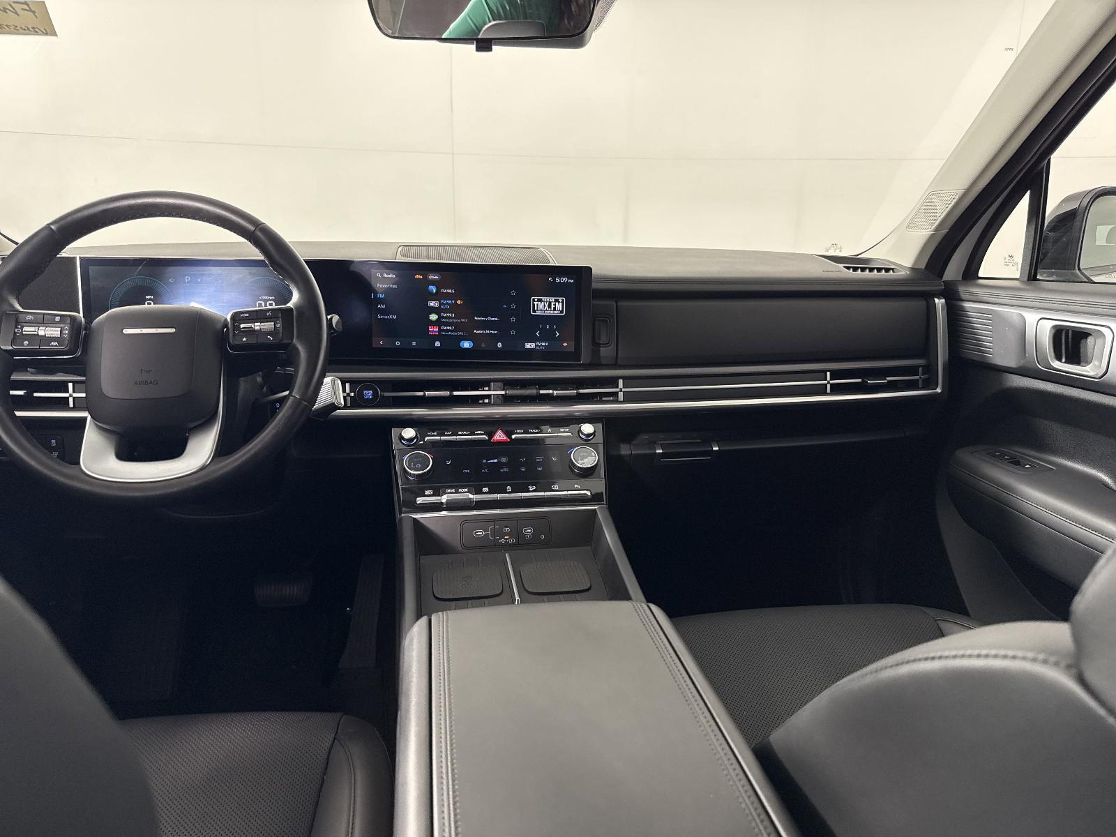 2024 Hyundai SANTA FE Vehicle Photo in Georgetown, TX 78626