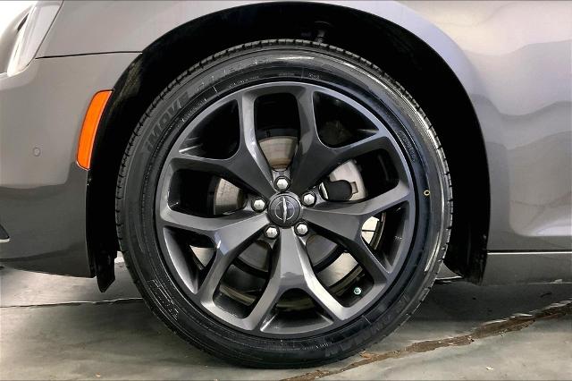 2023 Chrysler 300 Vehicle Photo in Kansas City, MO 64114