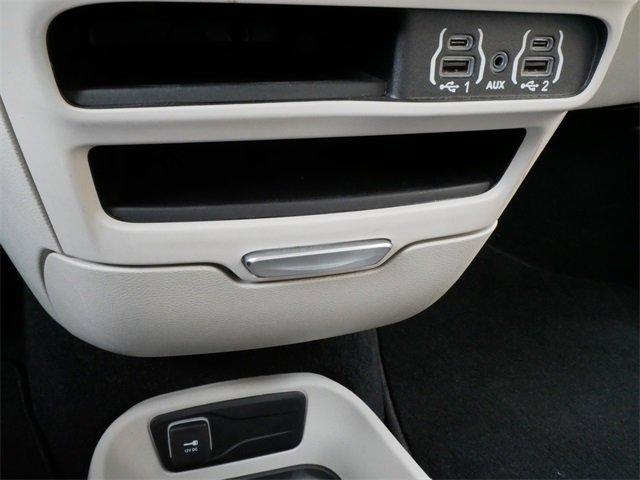 2023 Chrysler Pacifica Vehicle Photo in MAPLEWOOD, MN 55119-4794