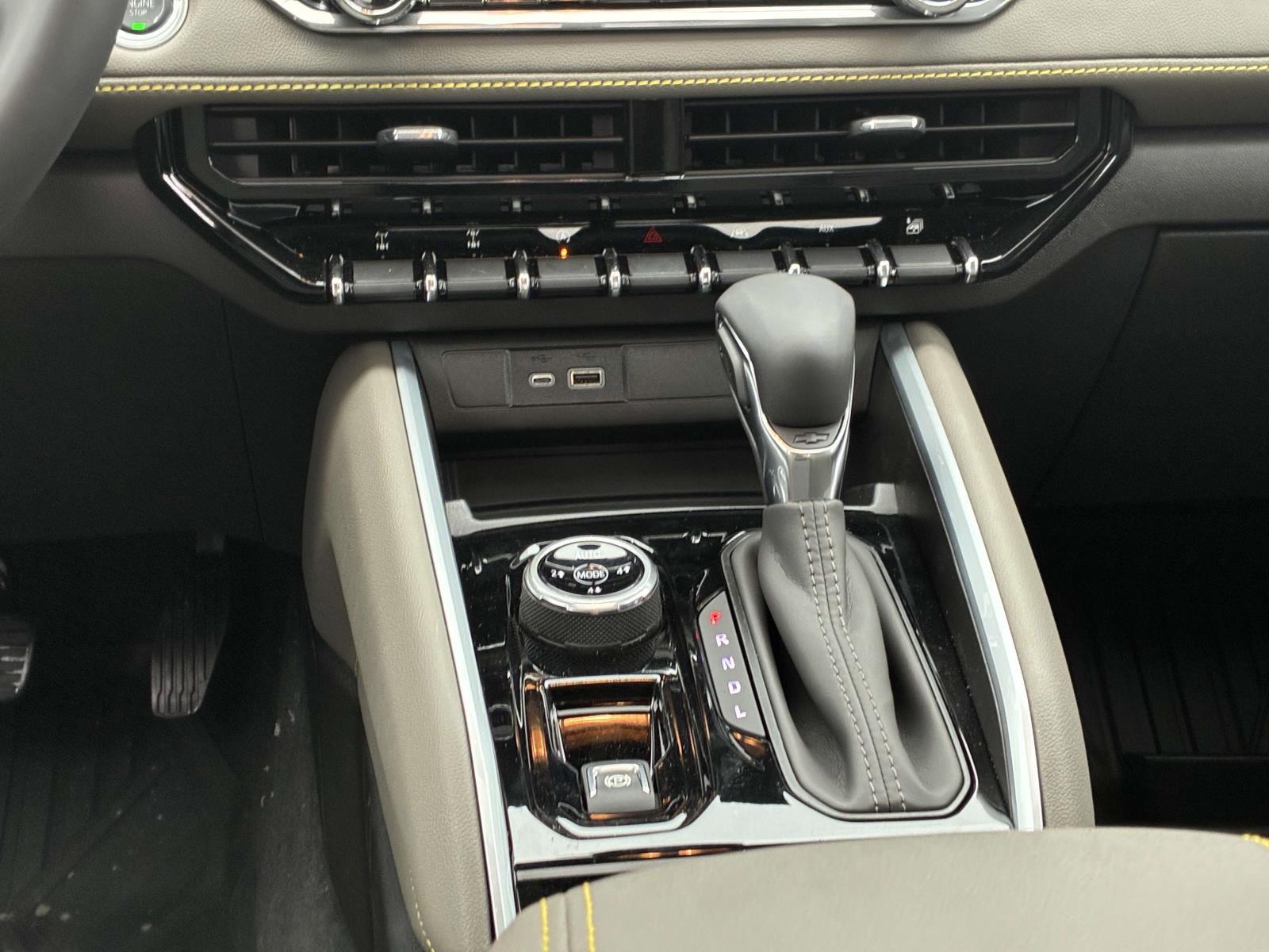 2025 Chevrolet Colorado Vehicle Photo in LOS ANGELES, CA 90007-3794
