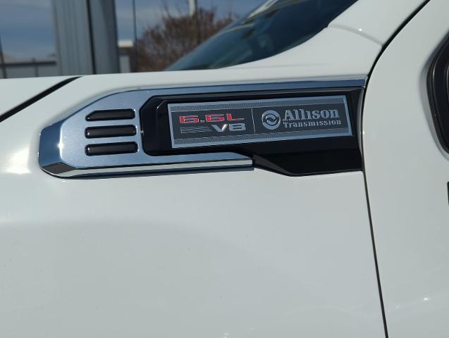 2025 GMC Sierra 2500 HD Vehicle Photo in PASADENA, CA 91107-3803