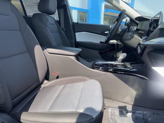 2025 Chevrolet Trax Vehicle Photo in MANHATTAN, KS 66502-5036