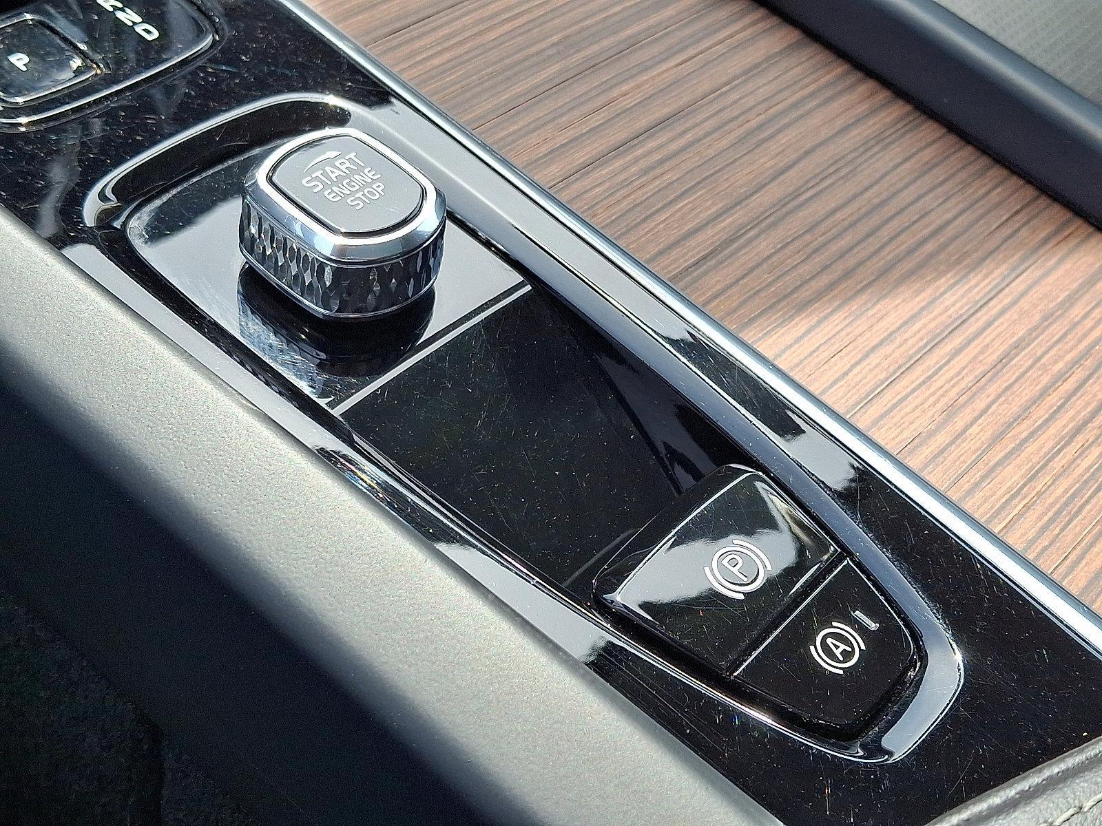 2023 Volvo XC60 Vehicle Photo in Trevose, PA 19053