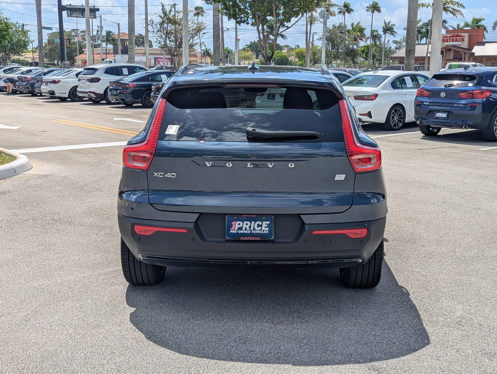 2022 Volvo XC40 Recharge Pure Electric Vehicle Photo in Delray Beach, FL 33444