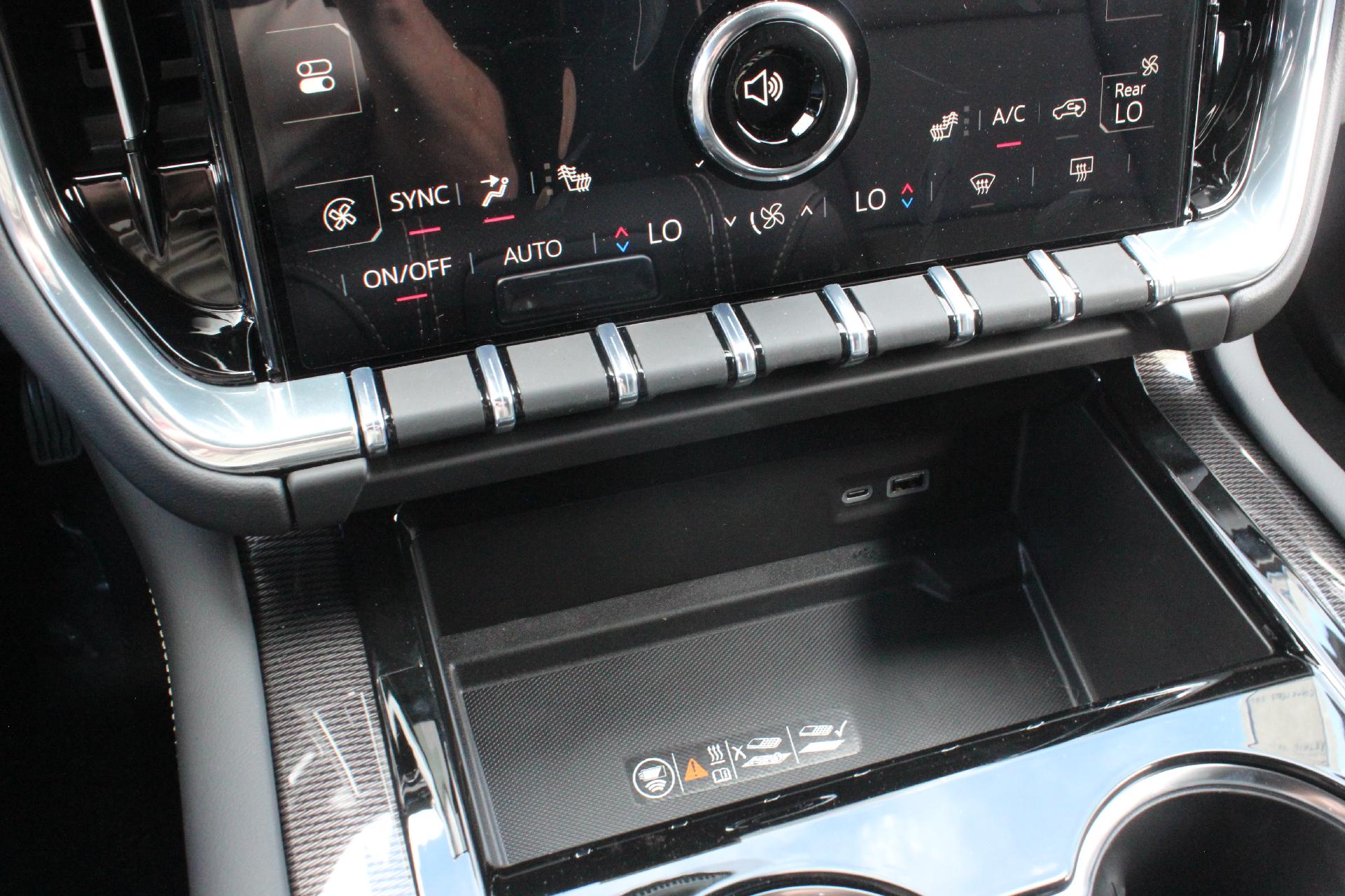 2025 GMC Yukon Vehicle Photo in AURORA, CO 80012-4011