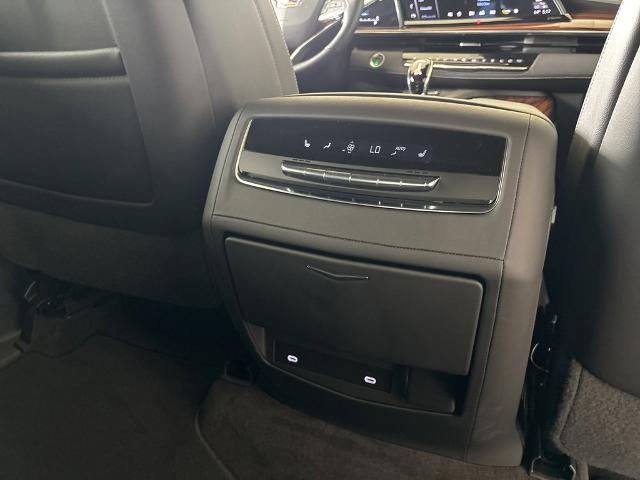 2022 Cadillac Escalade Vehicle Photo in MANHATTAN, KS 66502-5036