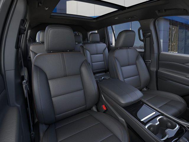2025 Chevrolet Traverse Vehicle Photo in DANBURY, CT 06810-5034